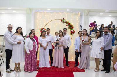 Casamento coletivo iniciou celebraÃ§Ã£o de 50 Anos da Assembleia de Deus em Laranjeiras do Sul 